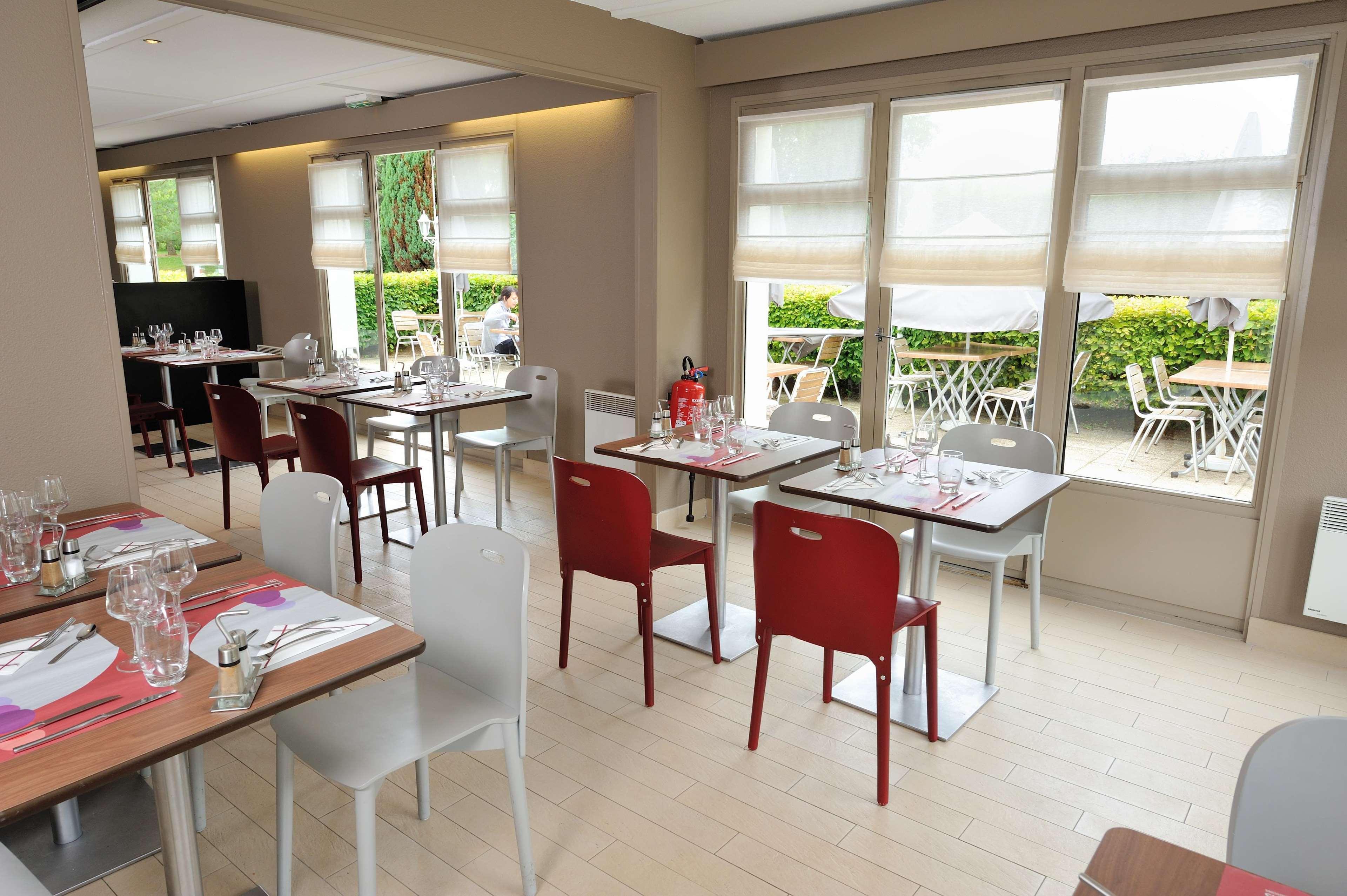 Campanile Reims Est - Taissy Hotel Exterior photo