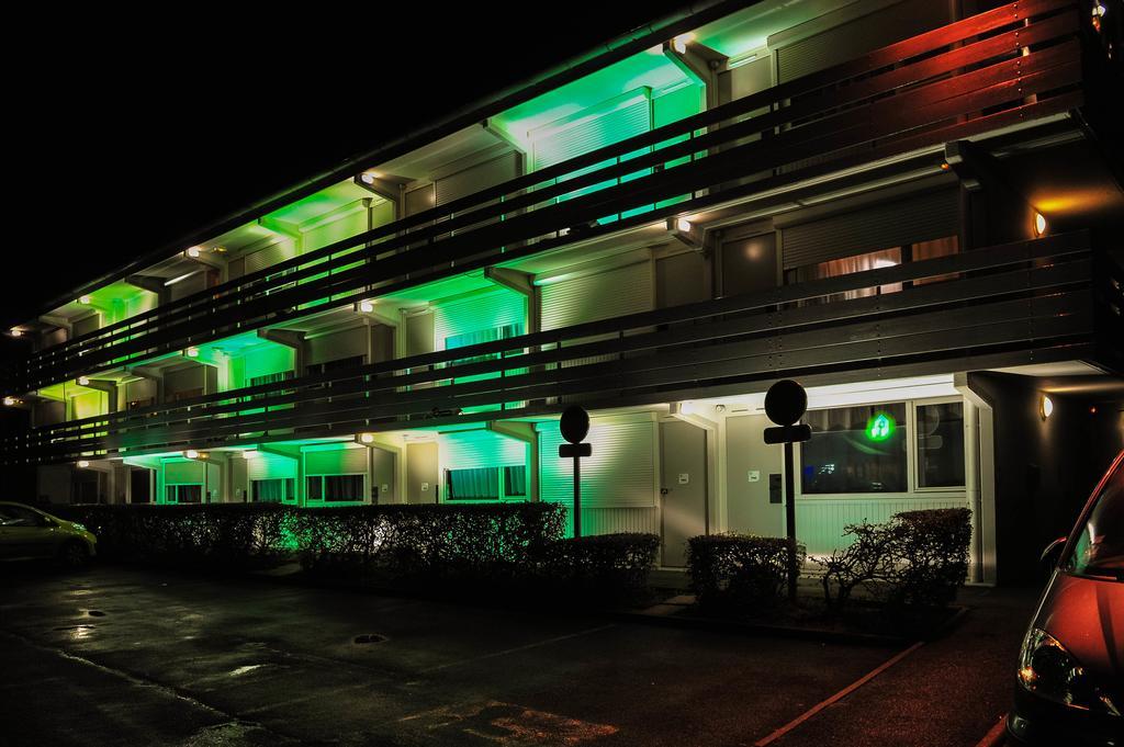 Campanile Reims Est - Taissy Hotel Exterior photo