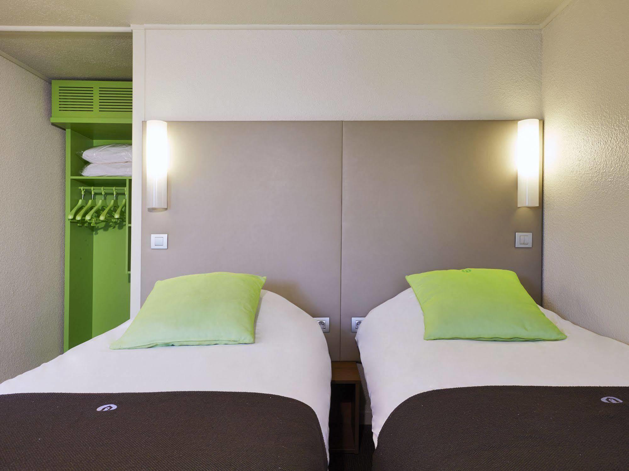 Campanile Reims Est - Taissy Hotel Exterior photo